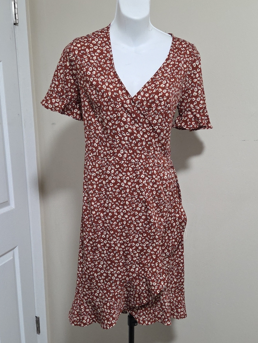 Nwt ONLY Rust-Red Floral Wrap Midi Dress